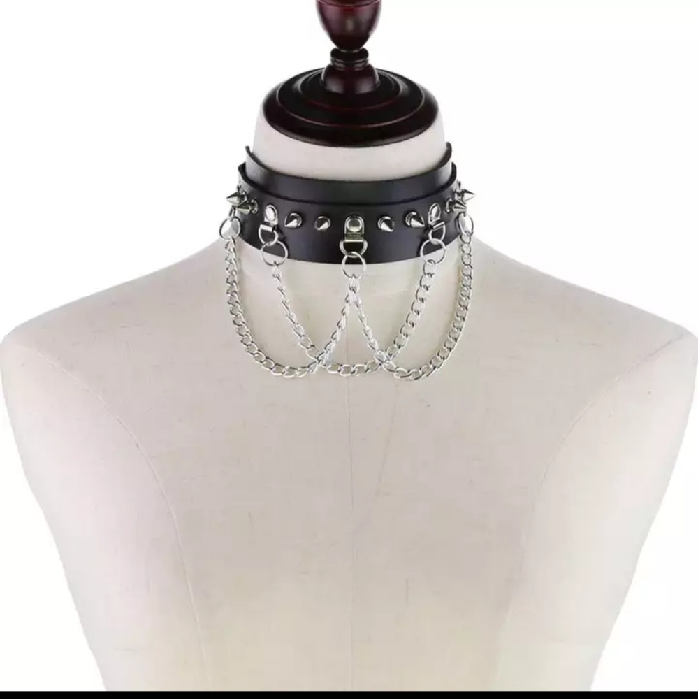 Bondage / Punk / Gothic leather and silver chai